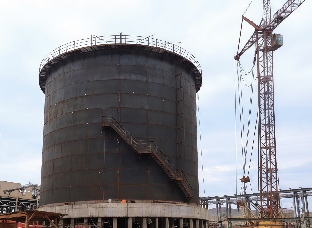 Изотермический резервуар для хранения жидкого аммиака вместимостью 5 000 тонн